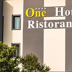 One Hotel&restaurant 4*