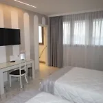 One Hotel&restaurant Hotel