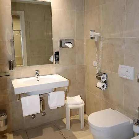 One & Restaurant Hotel 4*