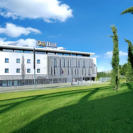One Hotel&restaurant 4*
