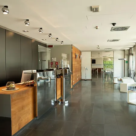 One & Restaurant Hotel 4*