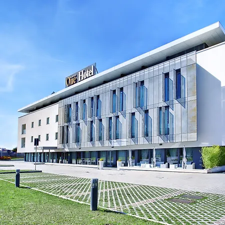 One Hotel&restaurant 4*