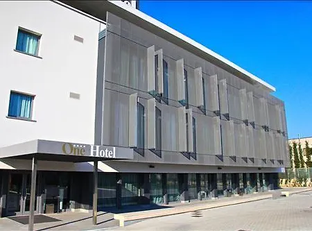 One & Restaurant Hotel 4*