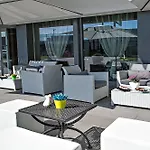 One Hotel&restaurant 4*