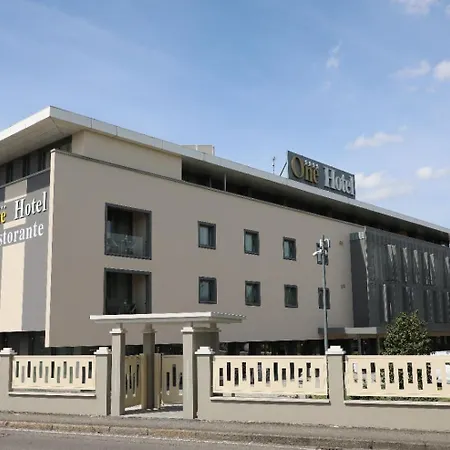 One & Restaurant Hotel Dalmine