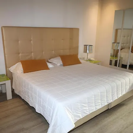 One & Restaurant 4*