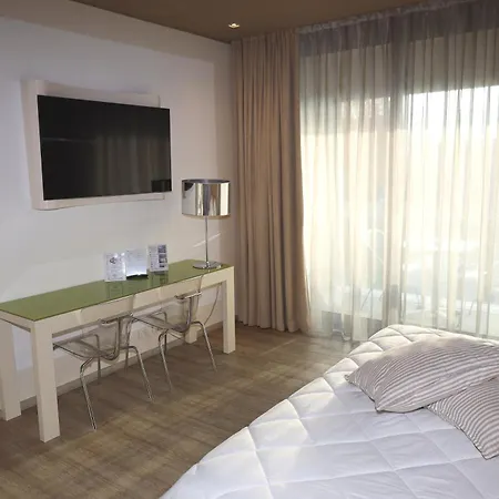 Hotel One & Restaurant