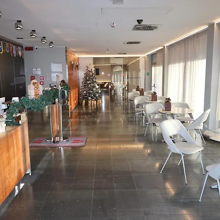 מלון One & Restaurant
