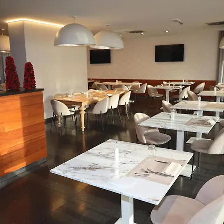 Hotel One & Restaurant 4*