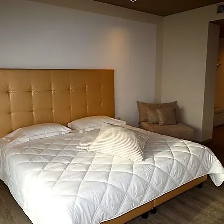 One Hotel&restaurant Hotel