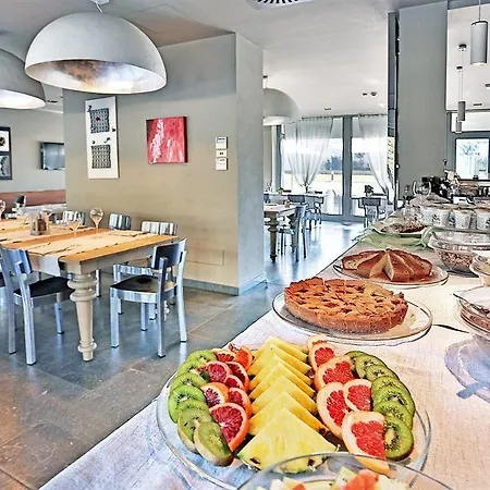 One & Restaurant Hotel