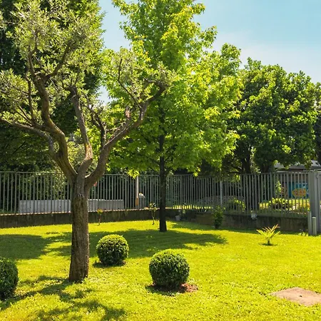 호텔 One & Restaurant 4*