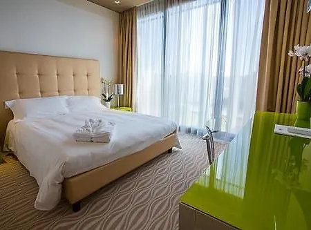 One Hotel&restaurant 4*
