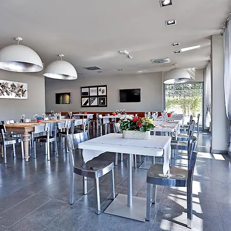 One Hotel&restaurant 4*